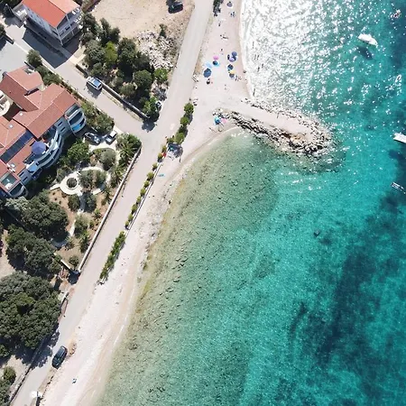Awesome In With House Sea View