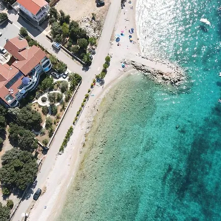 Awesome In With House Sea View 아파트