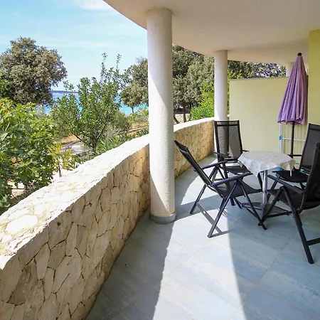 Awesome In With House Sea View